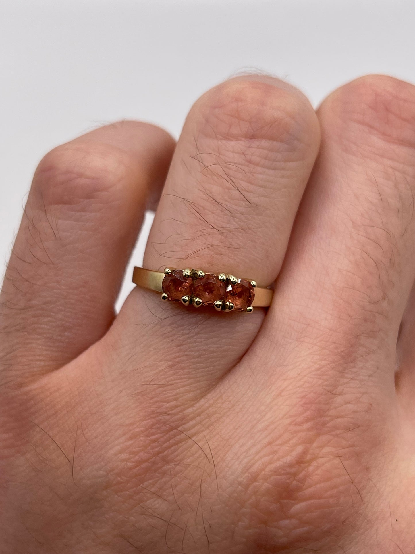 9ct gold quartz ring