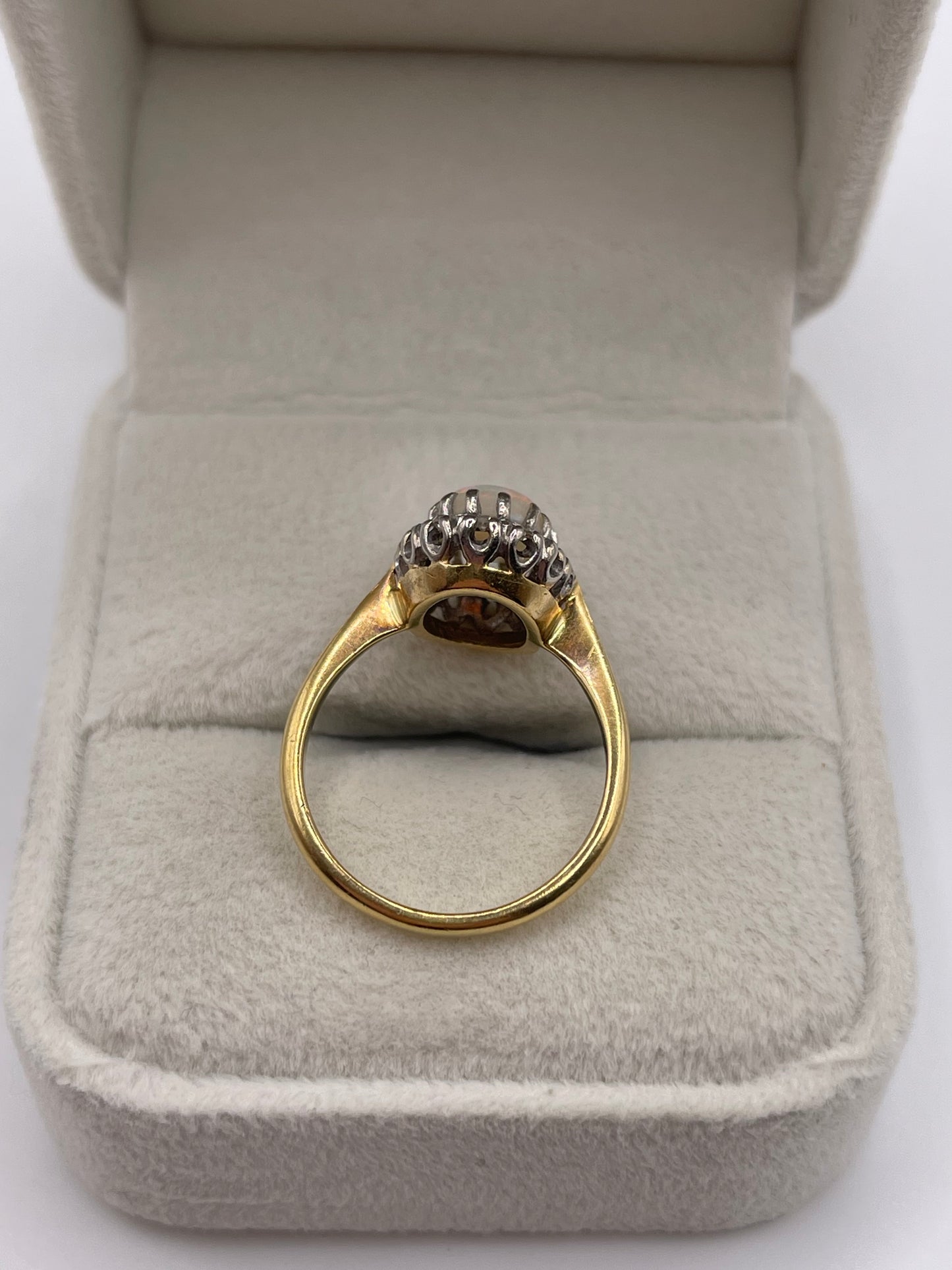 18ct gold opal and diamond ring