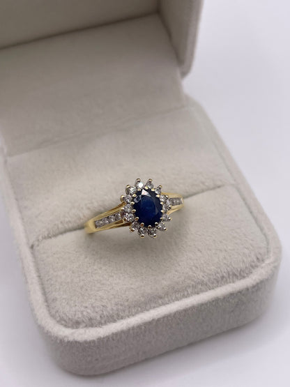 18ct gold sapphire and diamond ring