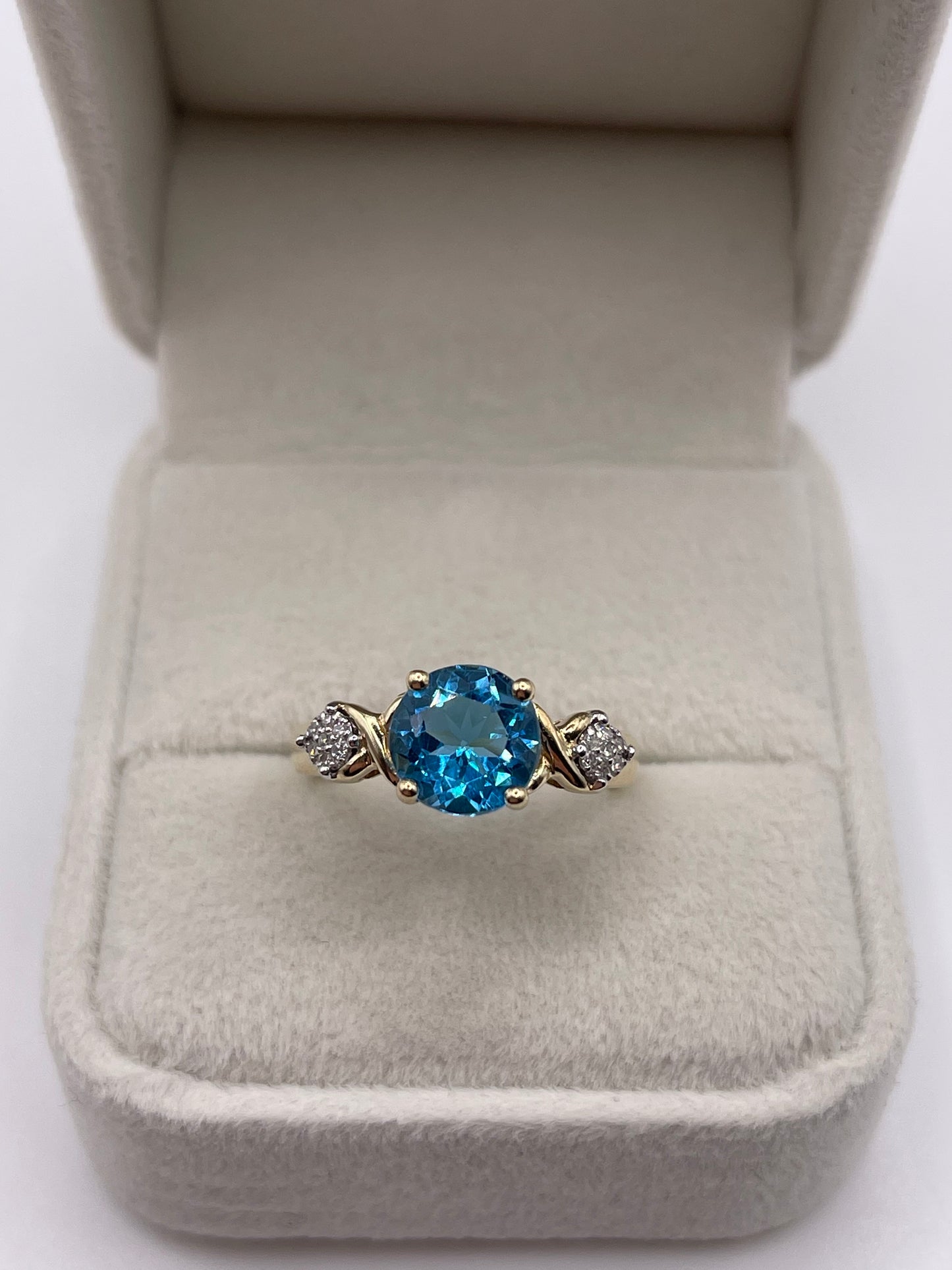 9ct gold topaz and diamond ring