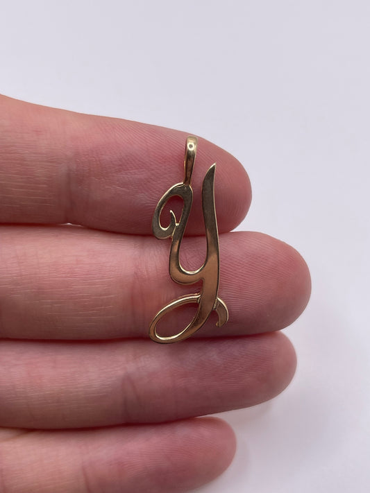 9ct gold initial Y pendant