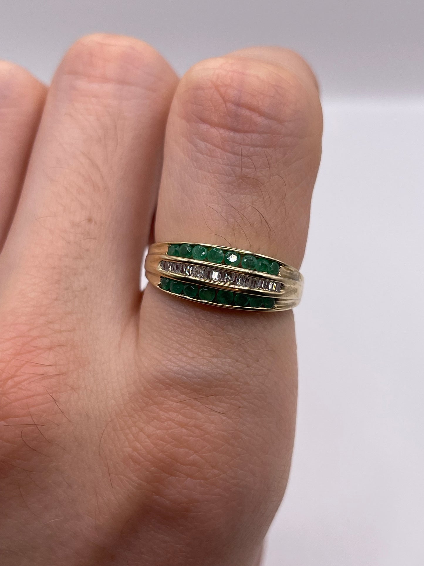 9ct gold emerald and diamond ring
