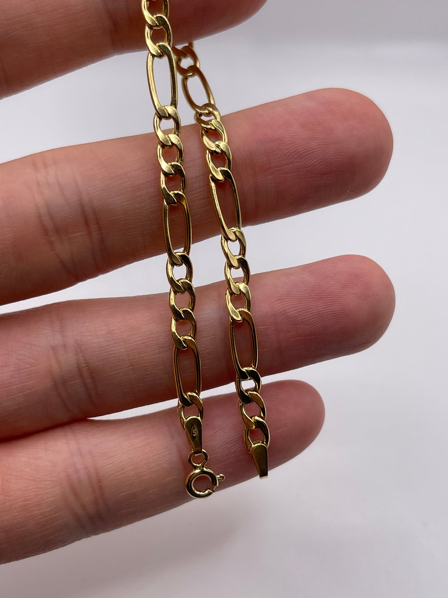 9ct gold bracelet