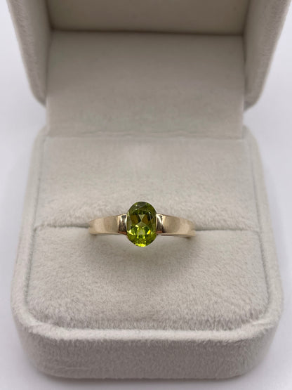 9ct gold peridot ring