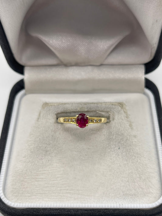 18ct gold ruby and diamond ring