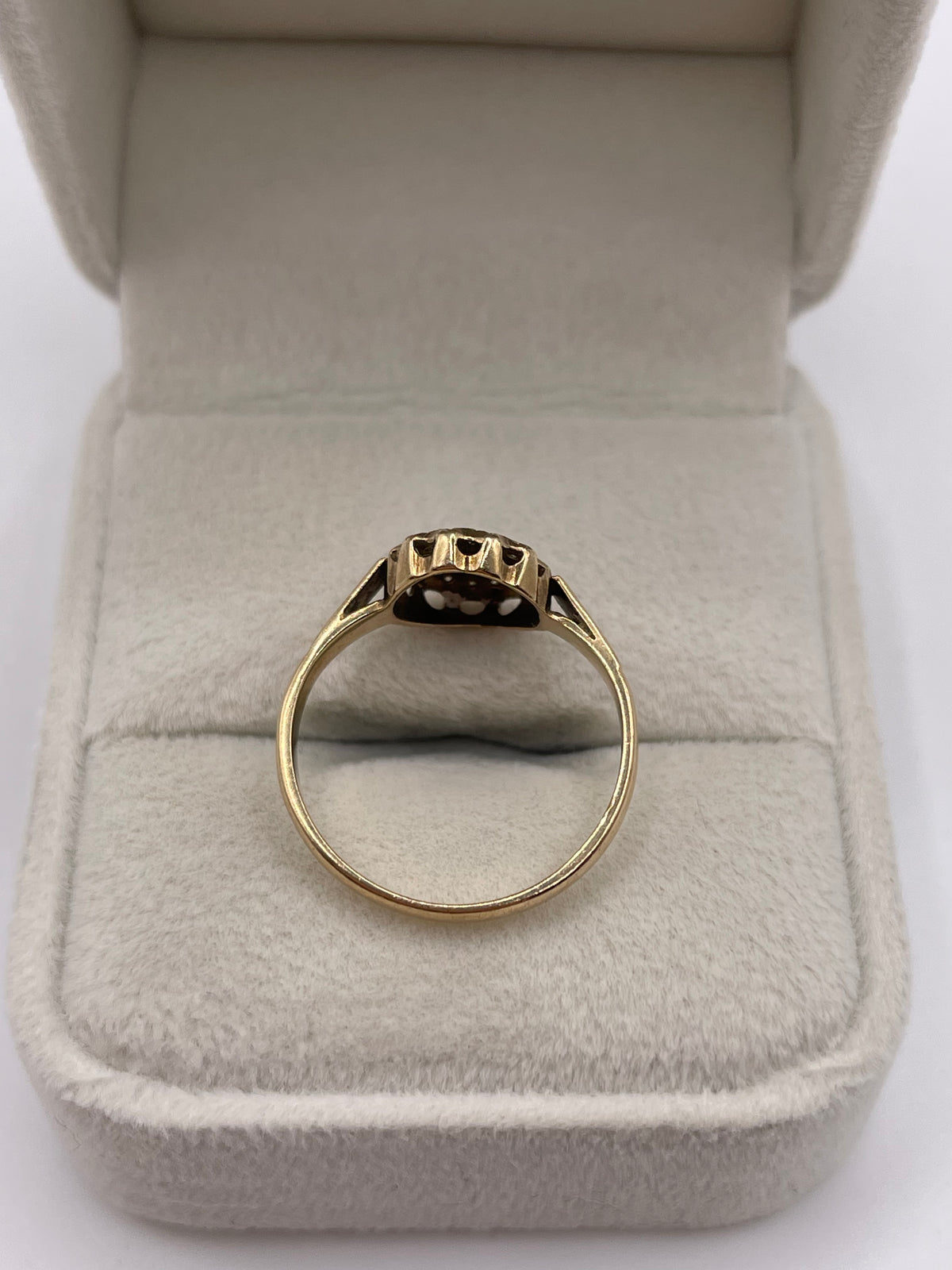 9ct gold sapphire and diamond ring