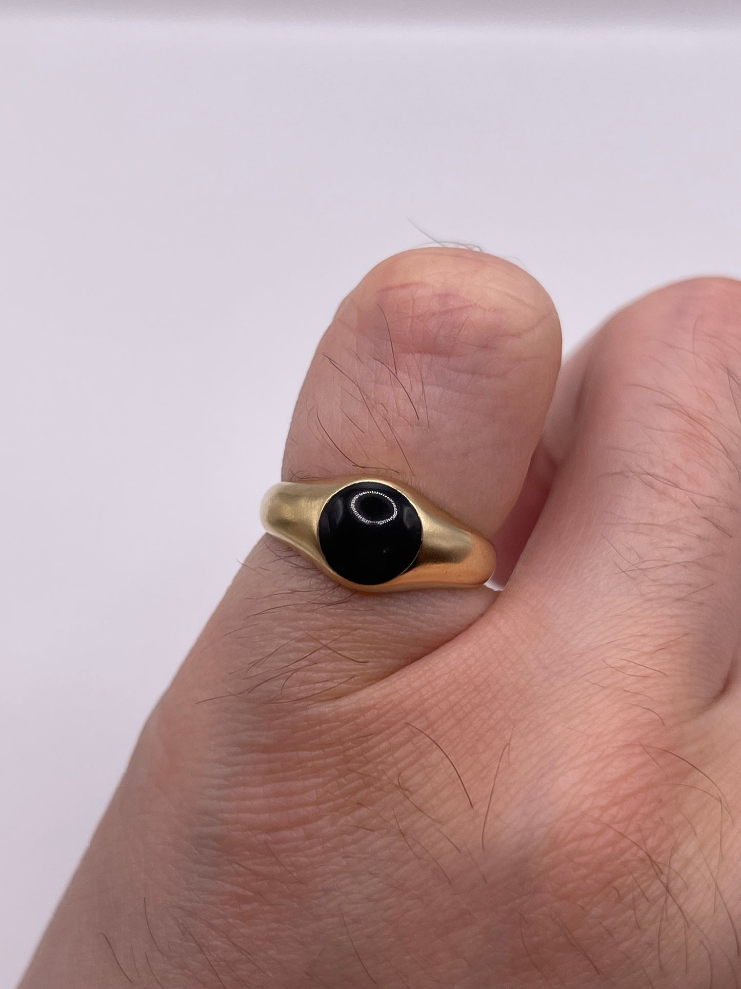 9ct gold onyx ring