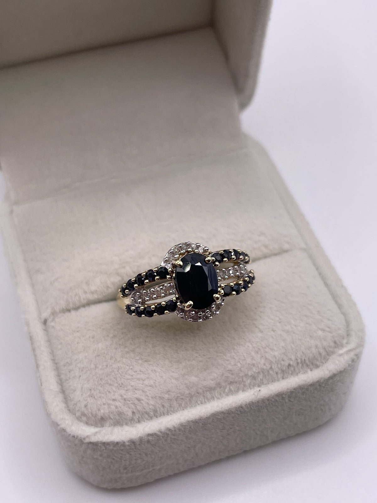 9ct gold sapphire and diamond ring
