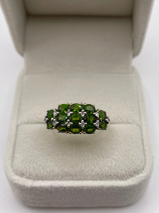 9ct gold diopside and diamond ring