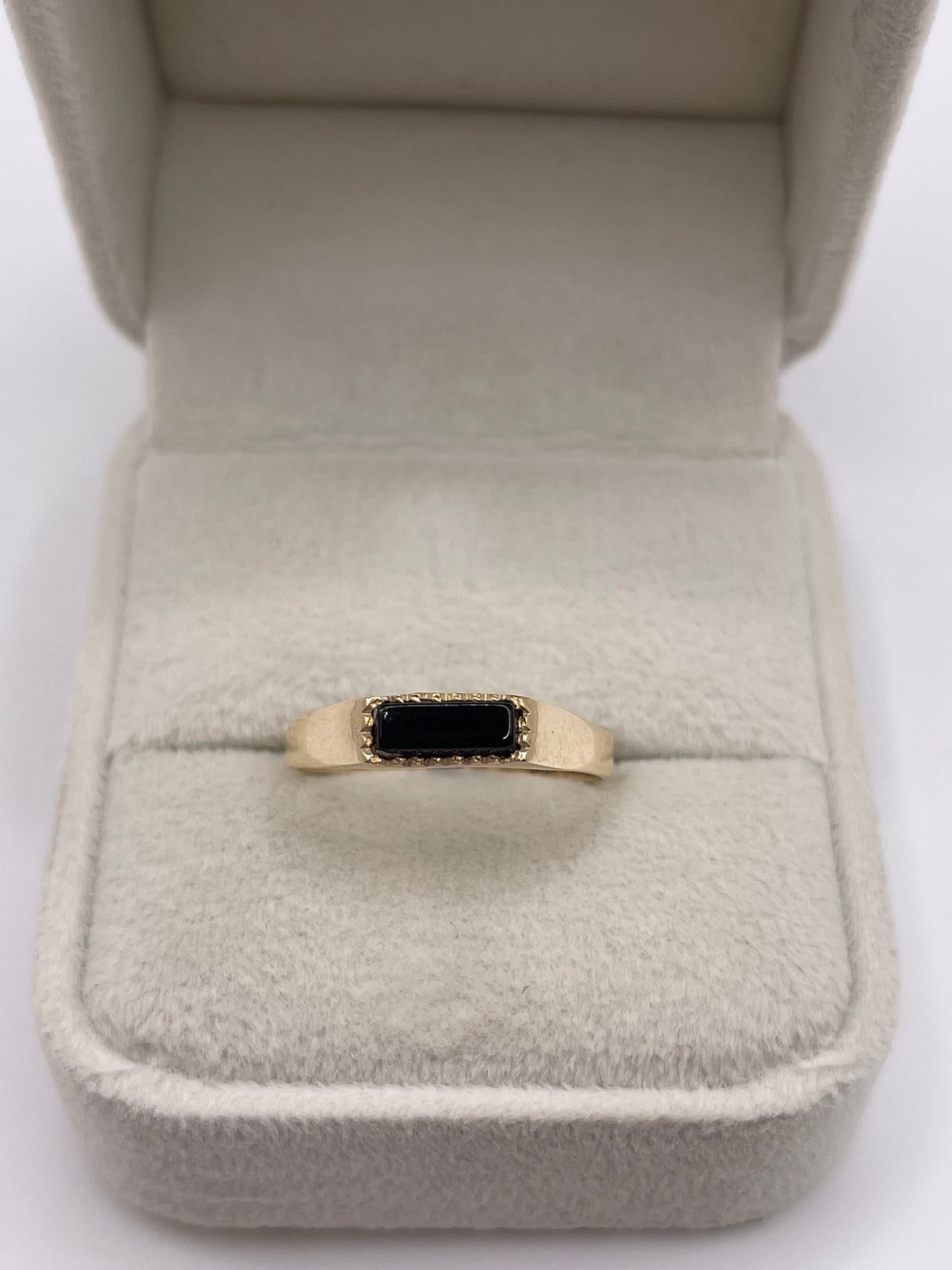 9ct gold onyx ring