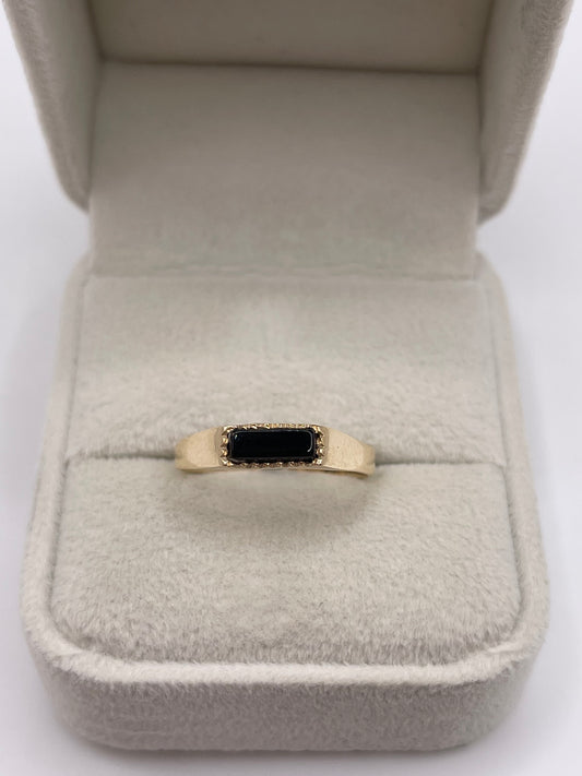 9ct gold onyx ring