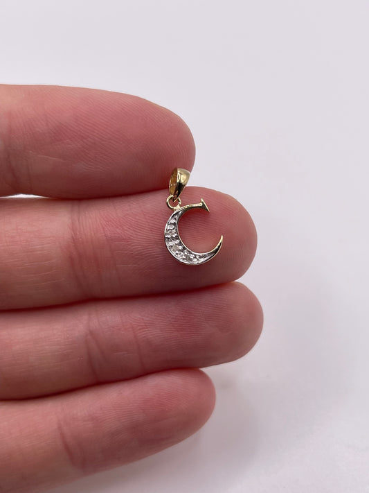 9ct gold diamond initial C pendant
