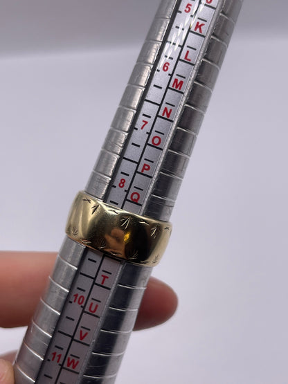 9ct gold patterned band
