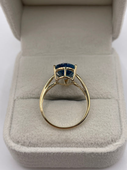 9ct gold blue topaz ring