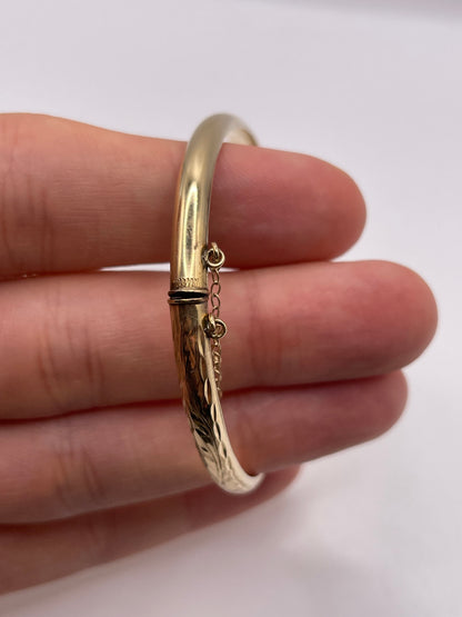 9ct gold bangle