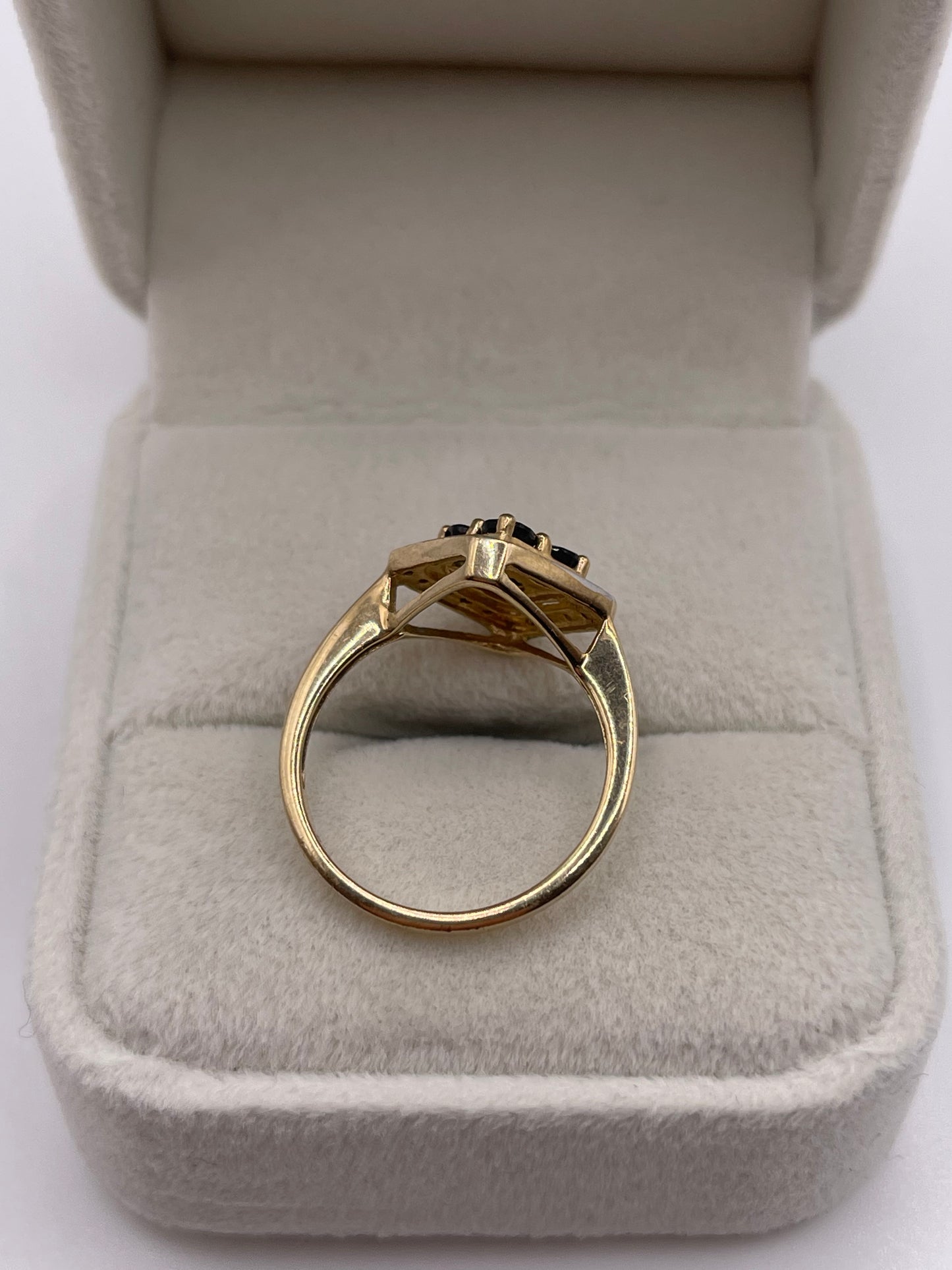 9ct gold sapphire and diamond ring