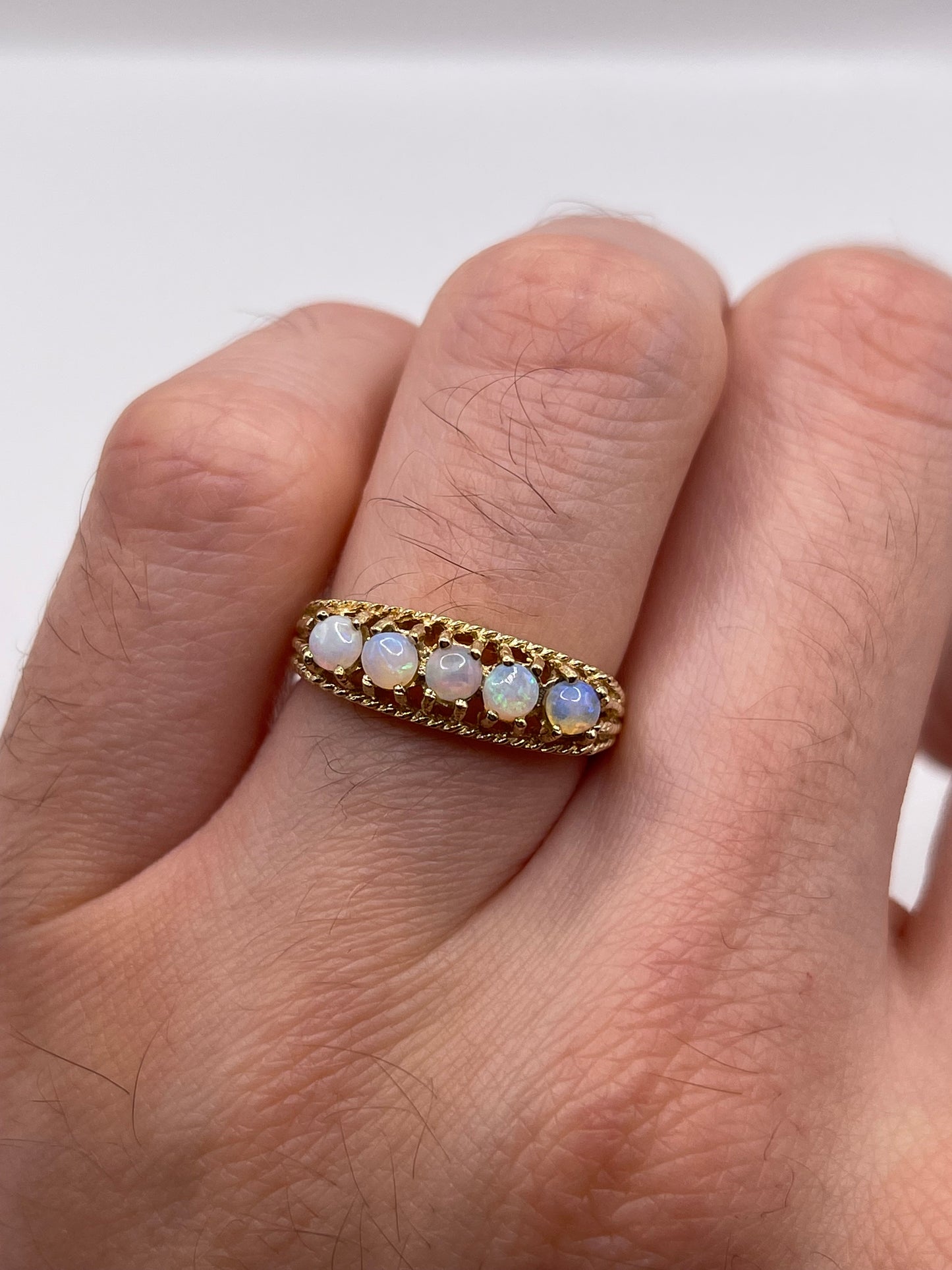 9ct gold opal ring