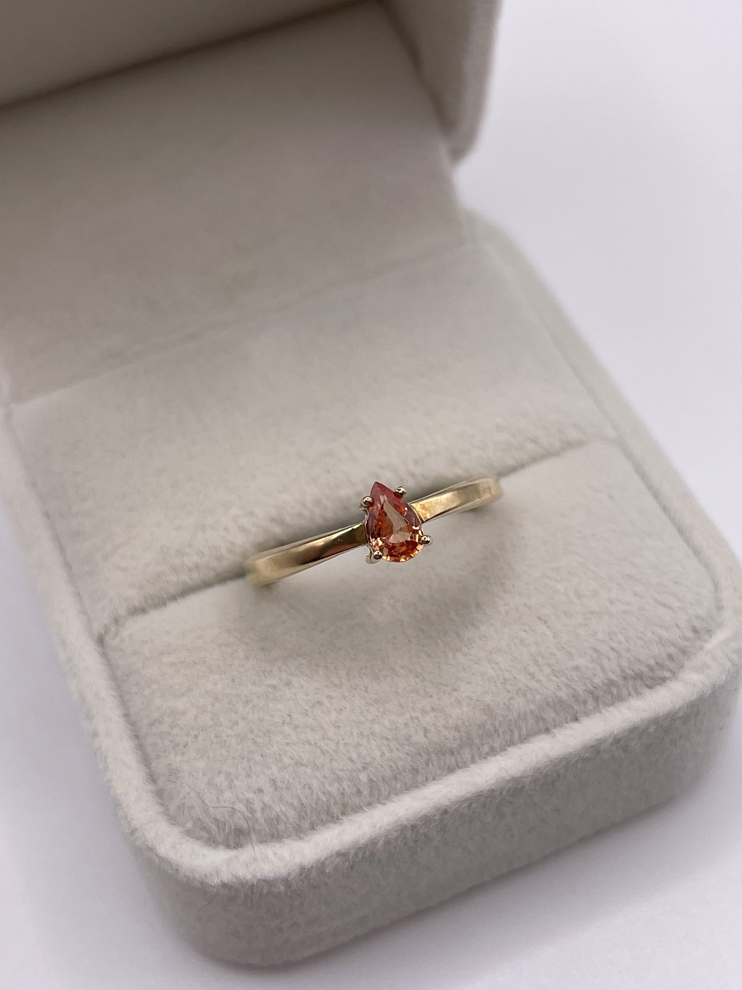 9ct gold orange sapphire ring