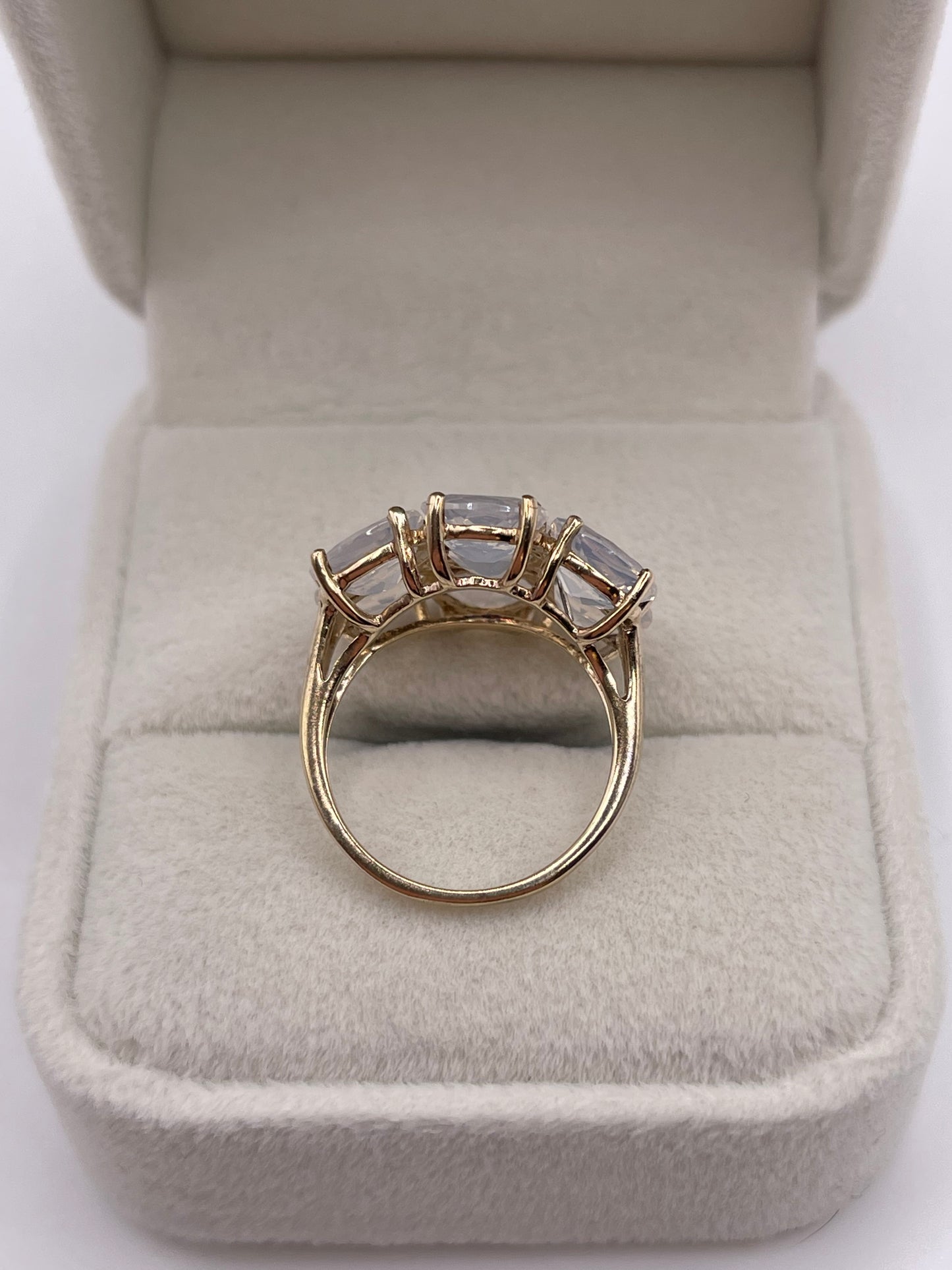 9ct gold quartz and diamond ring
