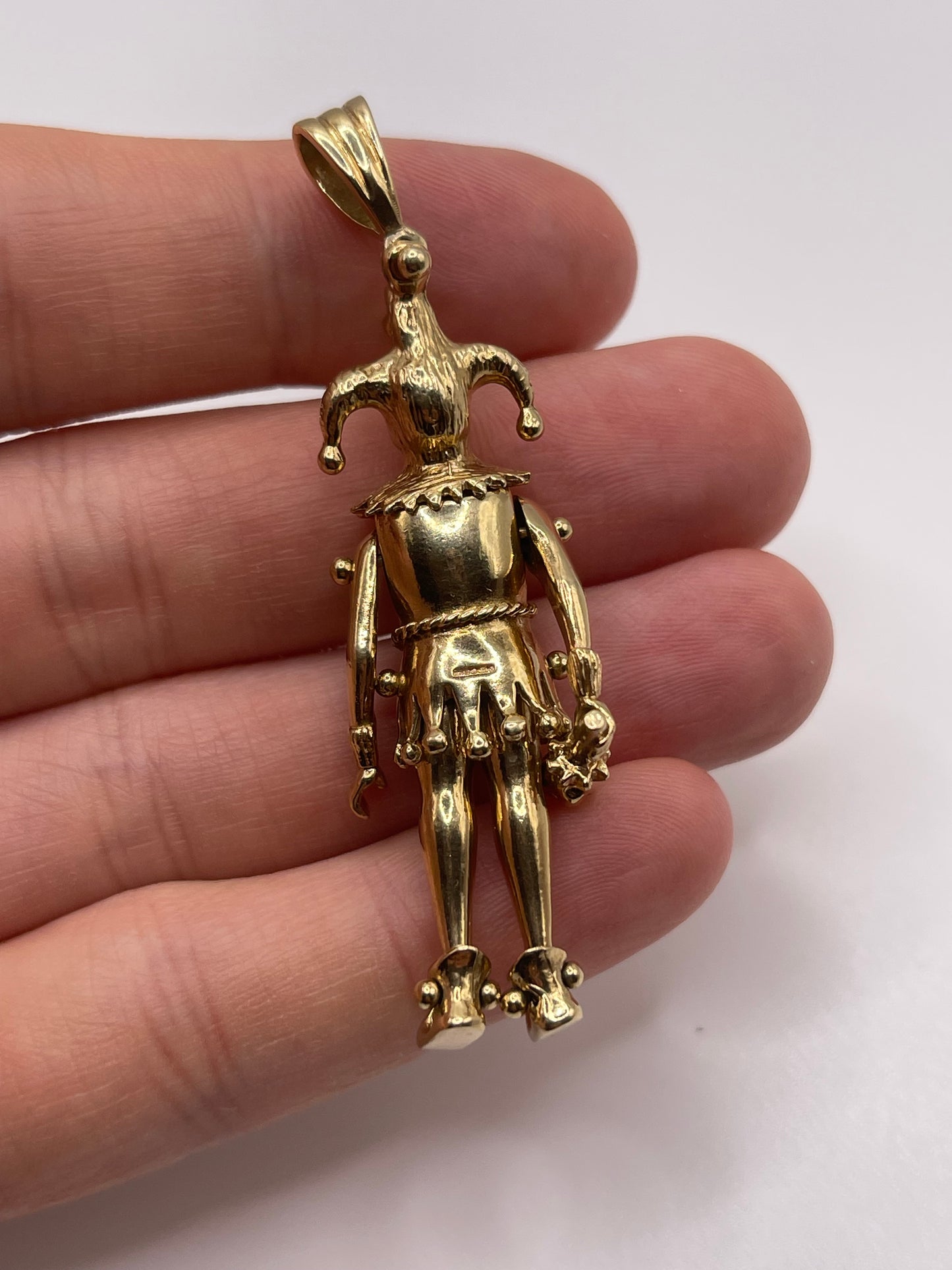9ct gold articulated jester pendant