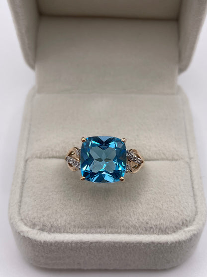 9ct gold blue topaz and zircon ring