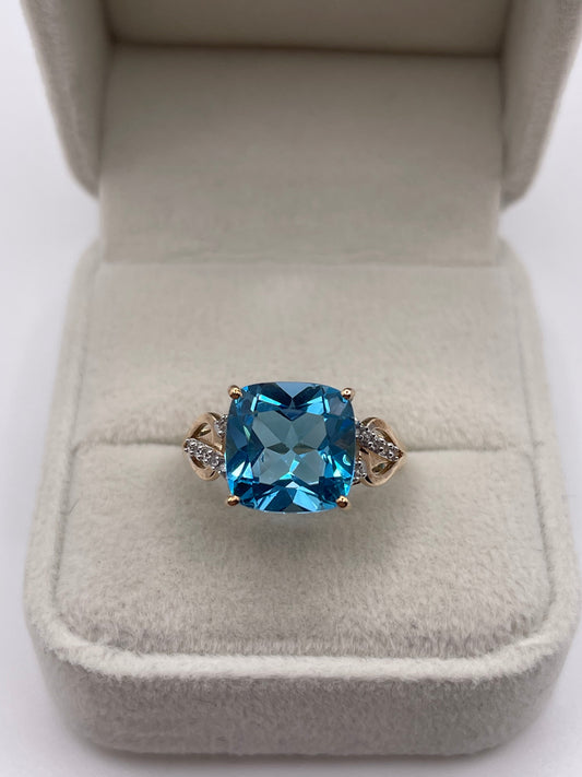 9ct gold blue topaz and zircon ring