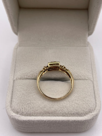 9ct gold sapphire ring