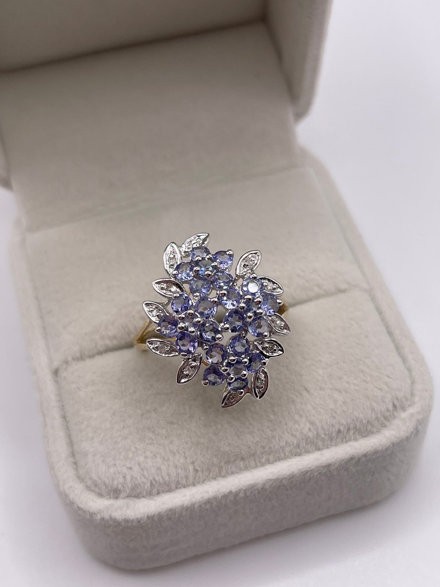 9ct gold tanzanite and diamond ring