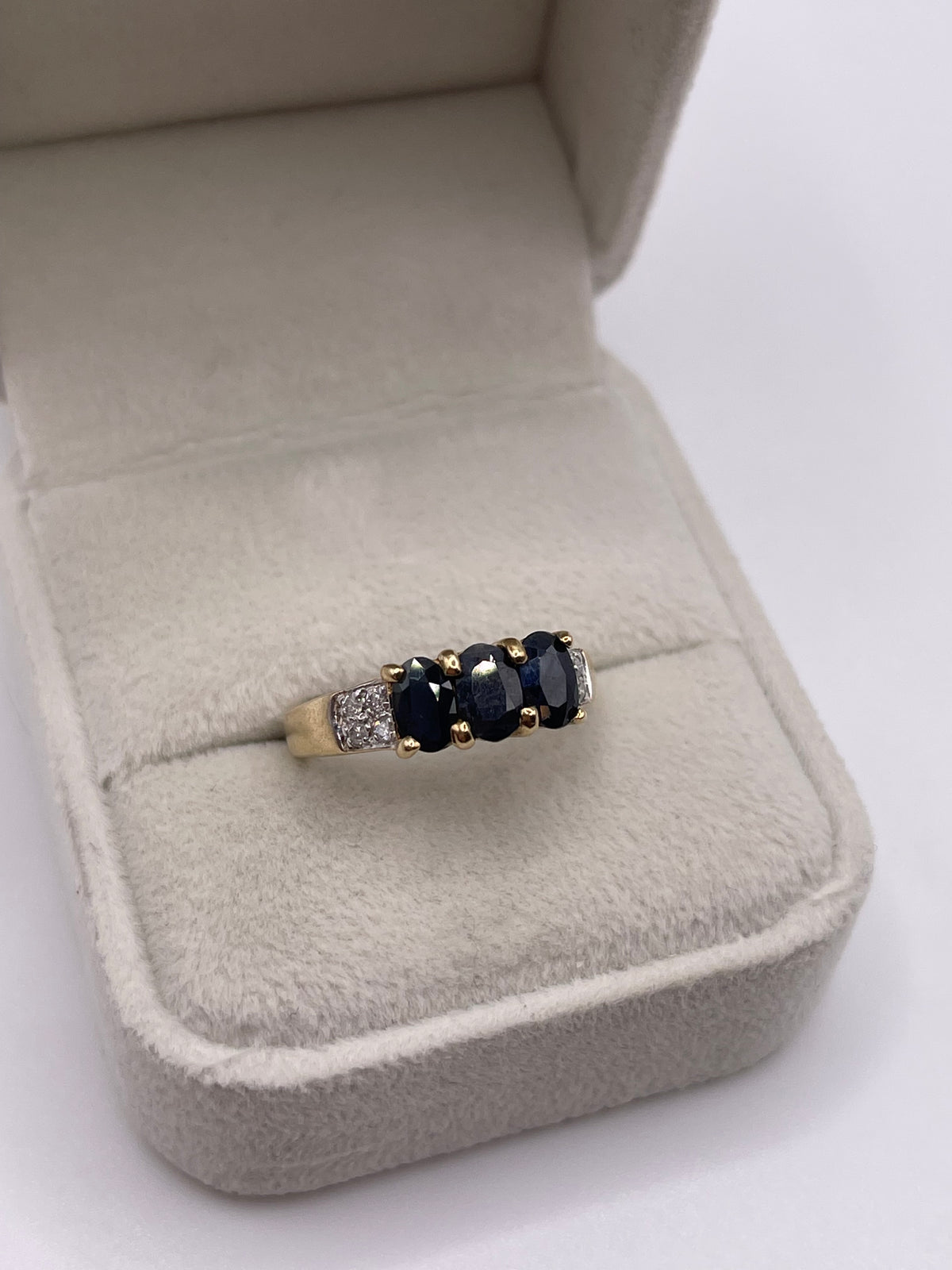 9ct gold sapphire and diamond ring