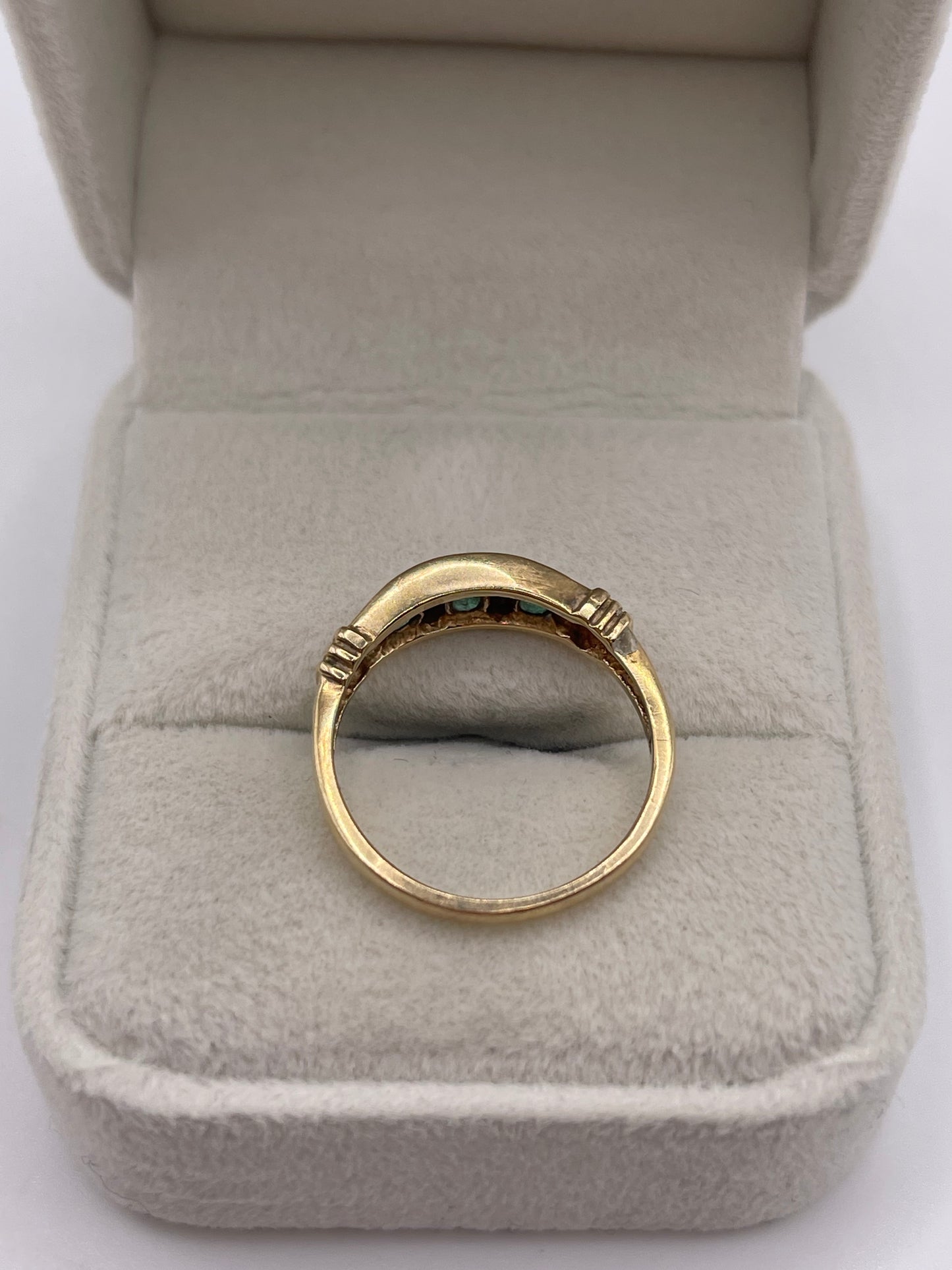 9ct gold emerald and diamond ring