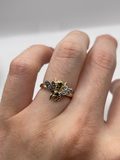 9ct gold diamond bee ring