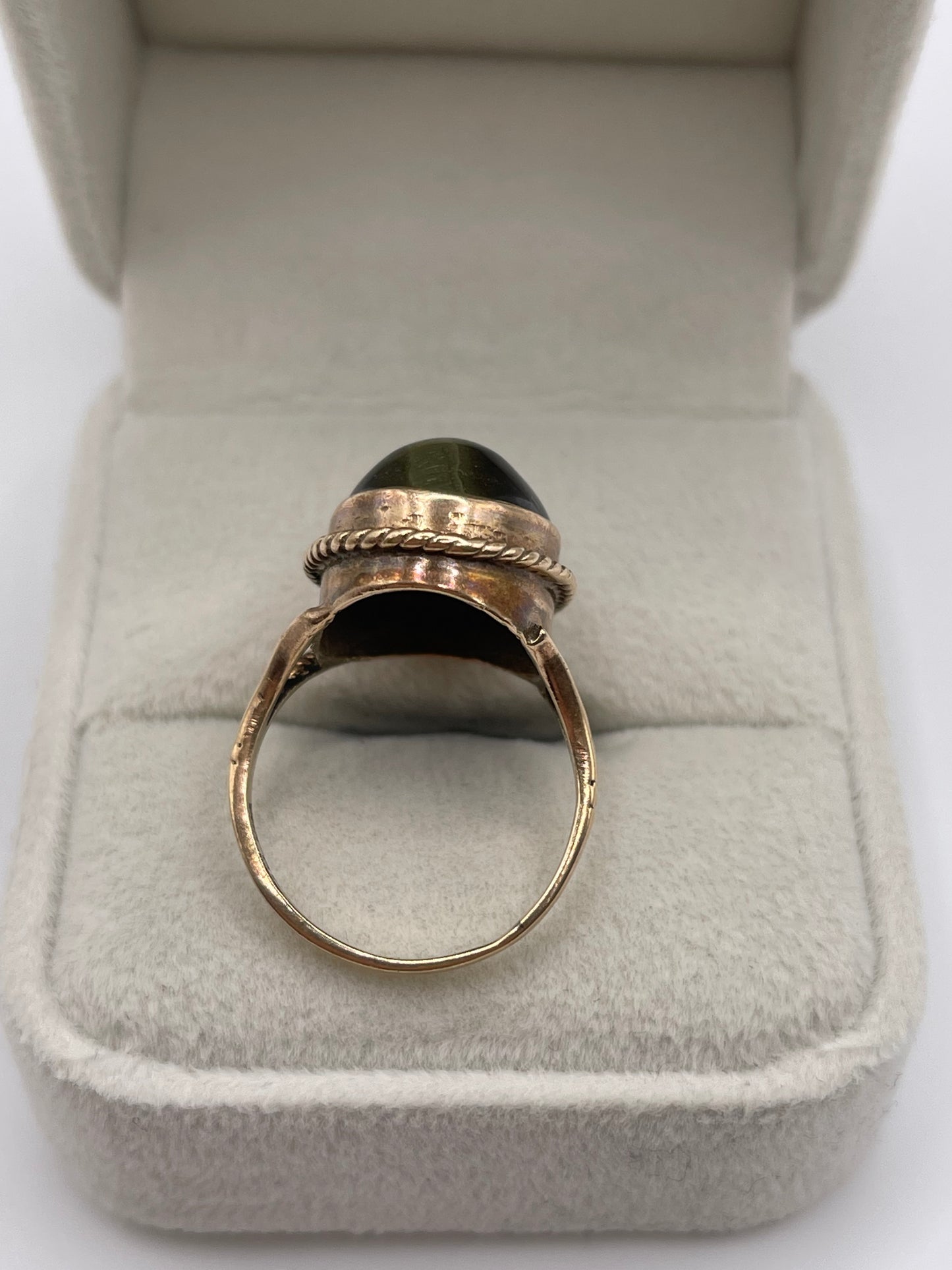 9ct gold tigers eye ring