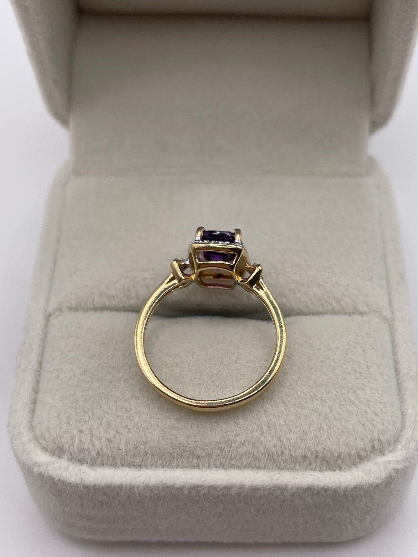 9ct gold amethyst and diamond ring