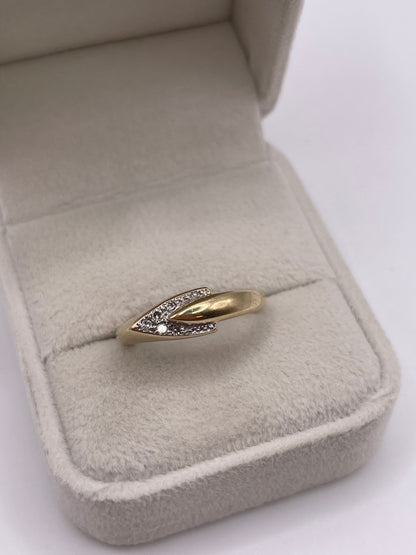 9ct gold diamond ring