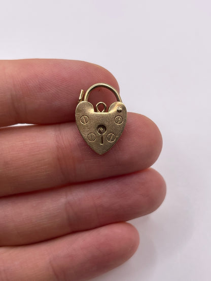 9ct gold padlock 2