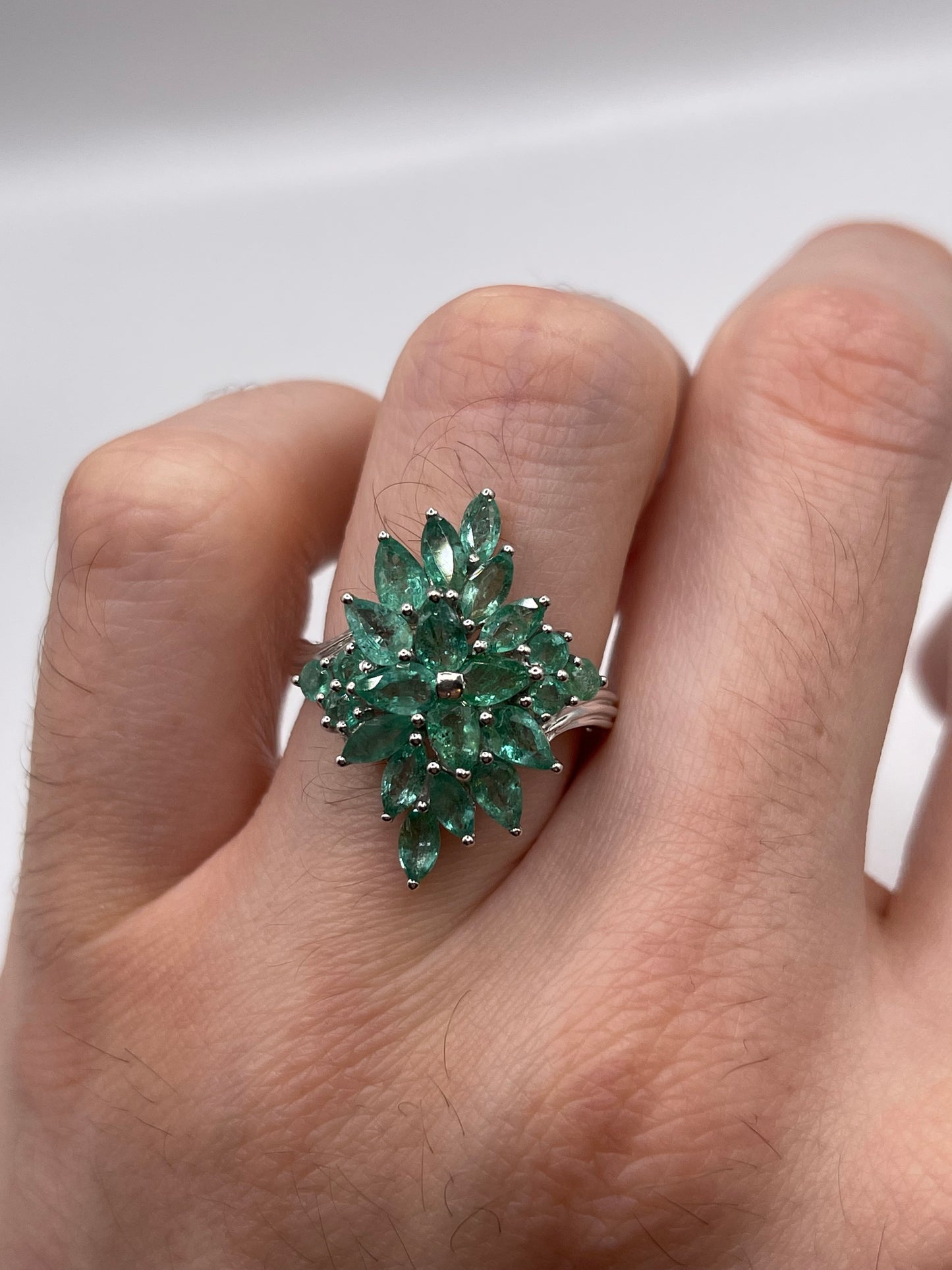 9ct white gold emerald cluster ring
