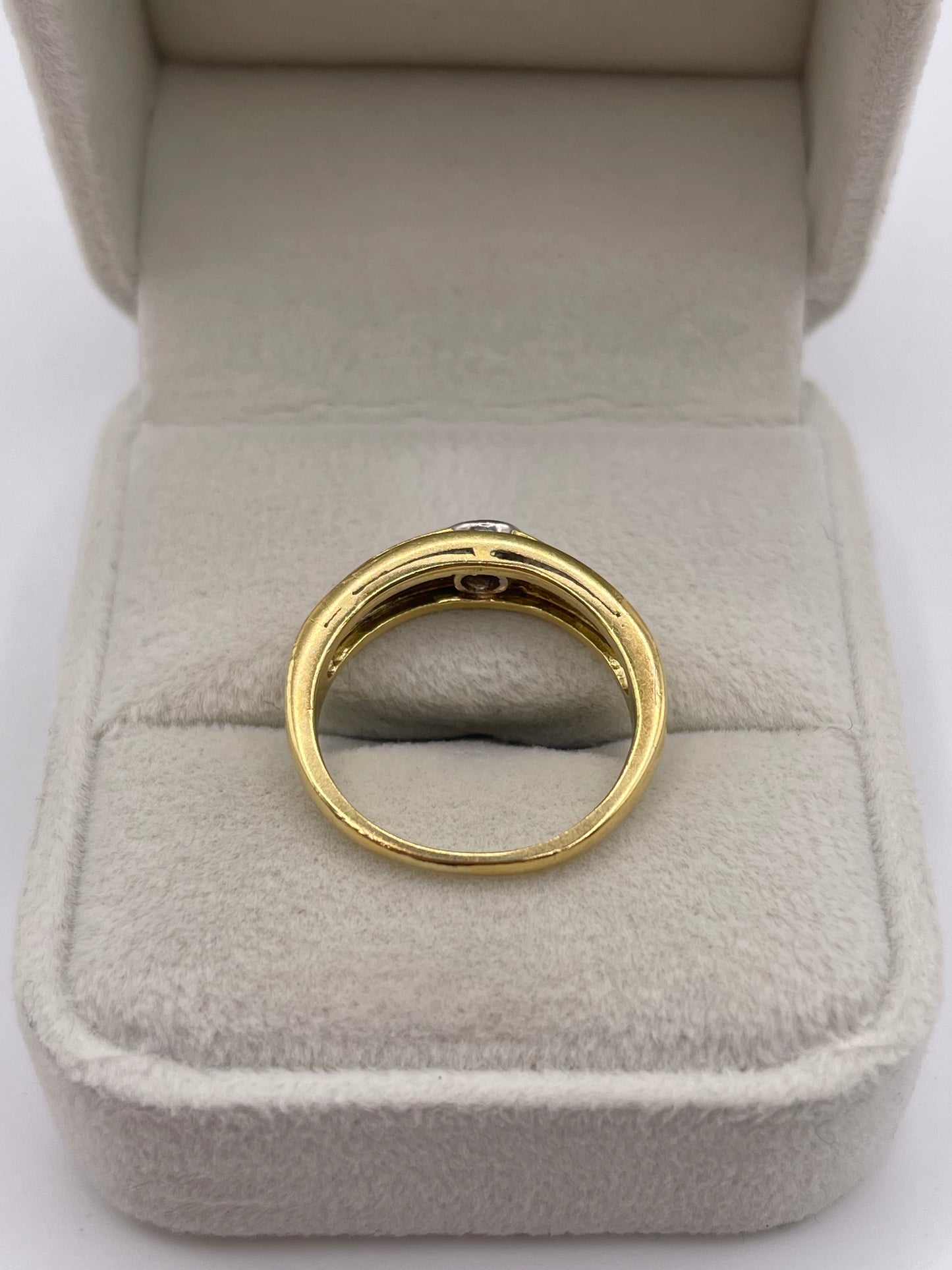 18ct gold diamond ring