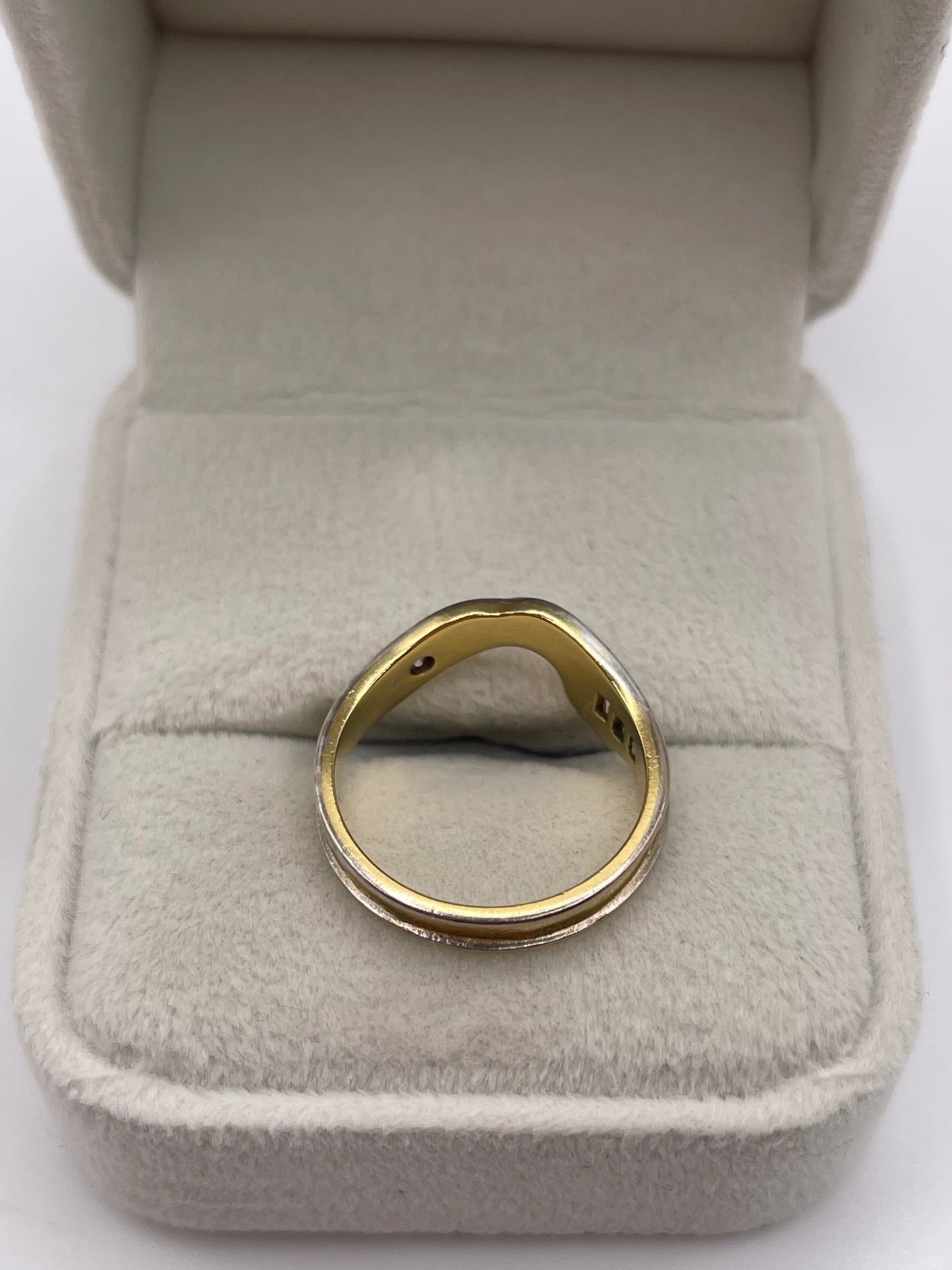 18ct two tone gold diamond ring