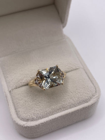 9ct gold green amethyst and diamond ring