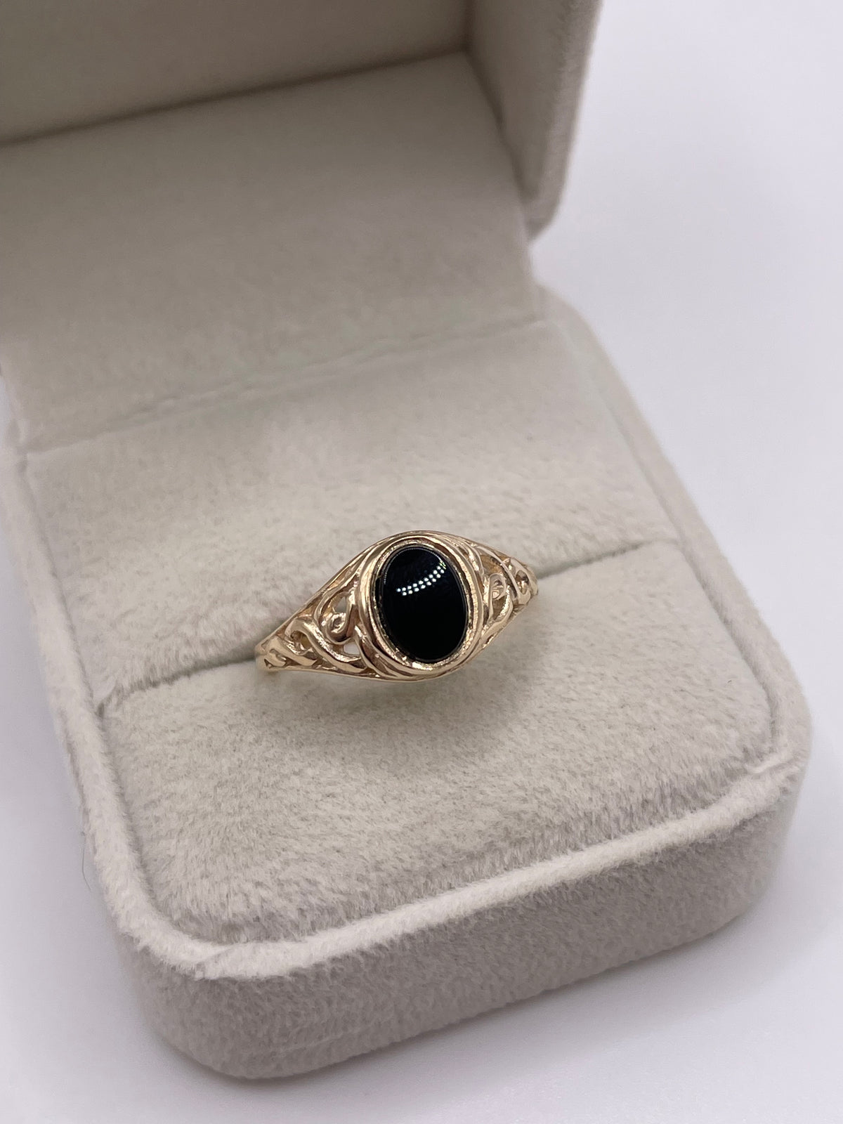 9ct gold onyx signet ring