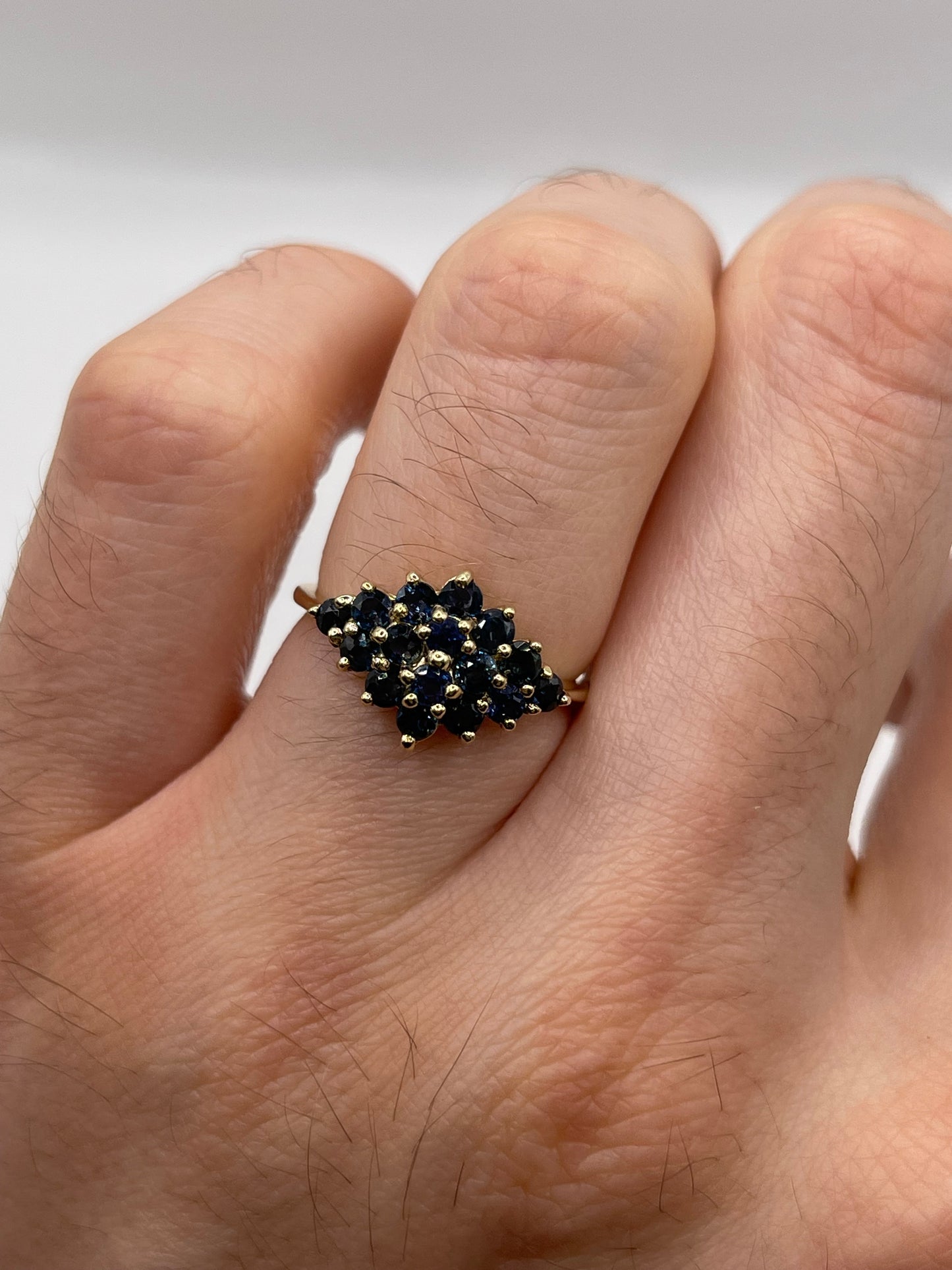 9ct gold sapphire cluster ring