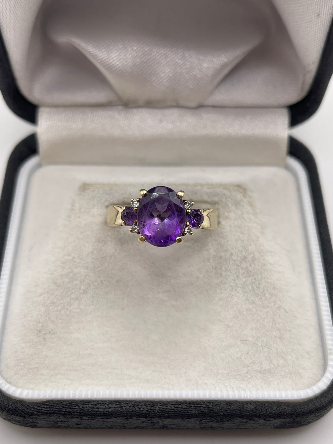 9ct gold amethyst and diamond ring