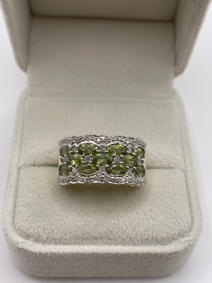 9ct gold green sapphire and diamond ring