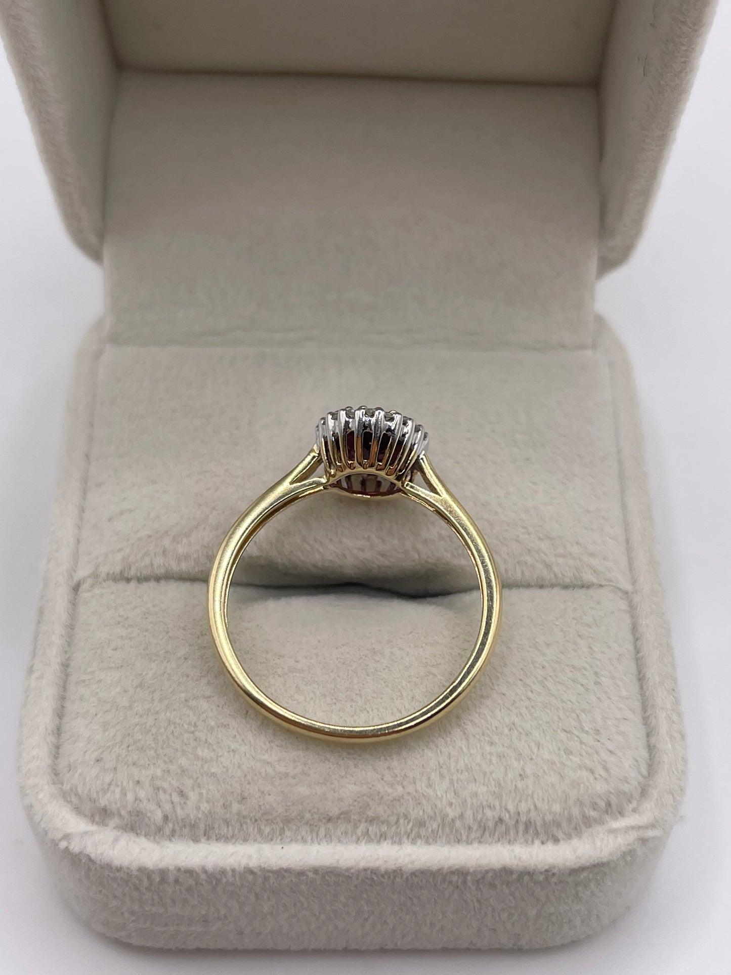 9ct gold garnet and diamond ring