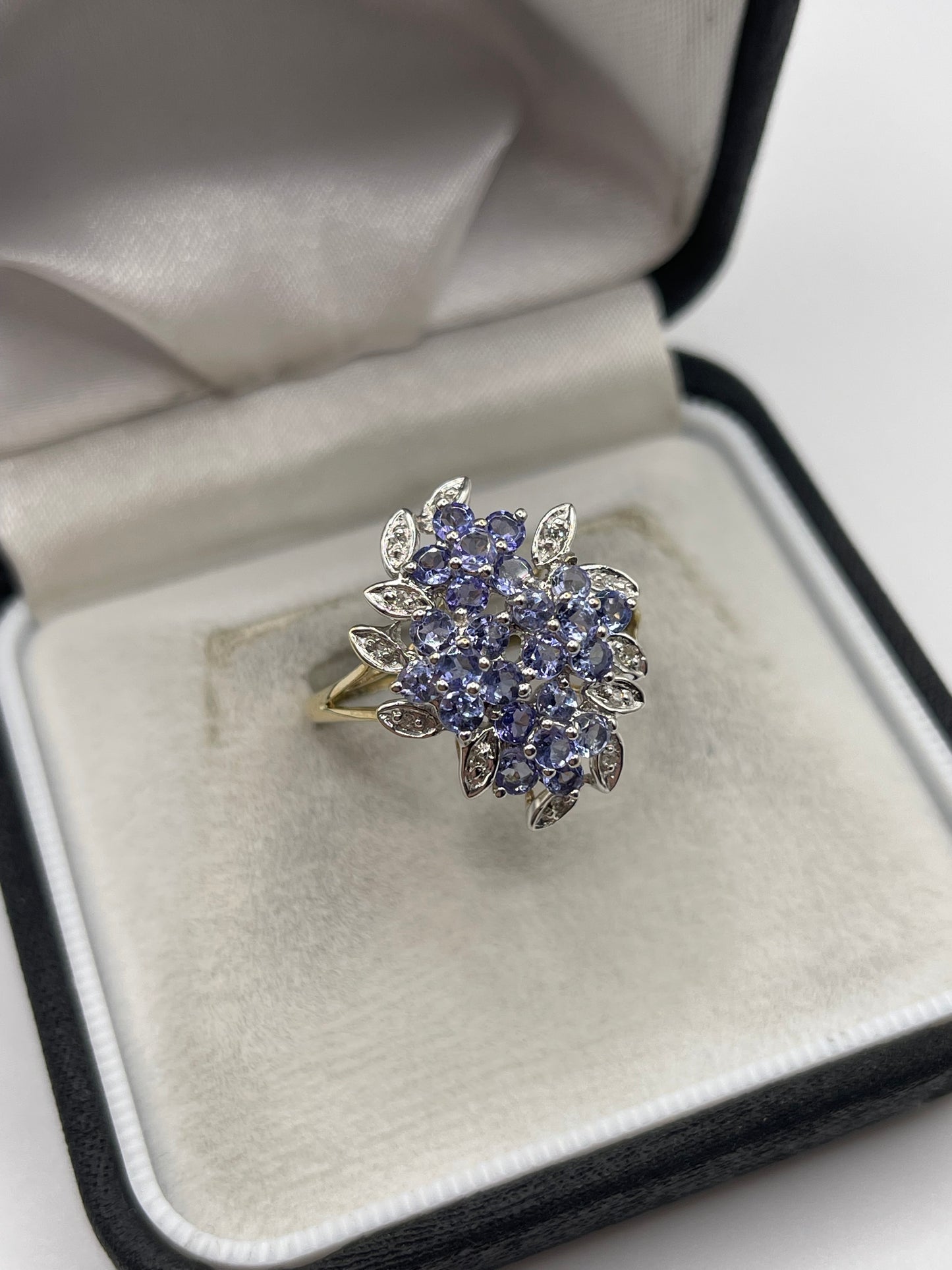 9ct gold tanzanite and diamond ring