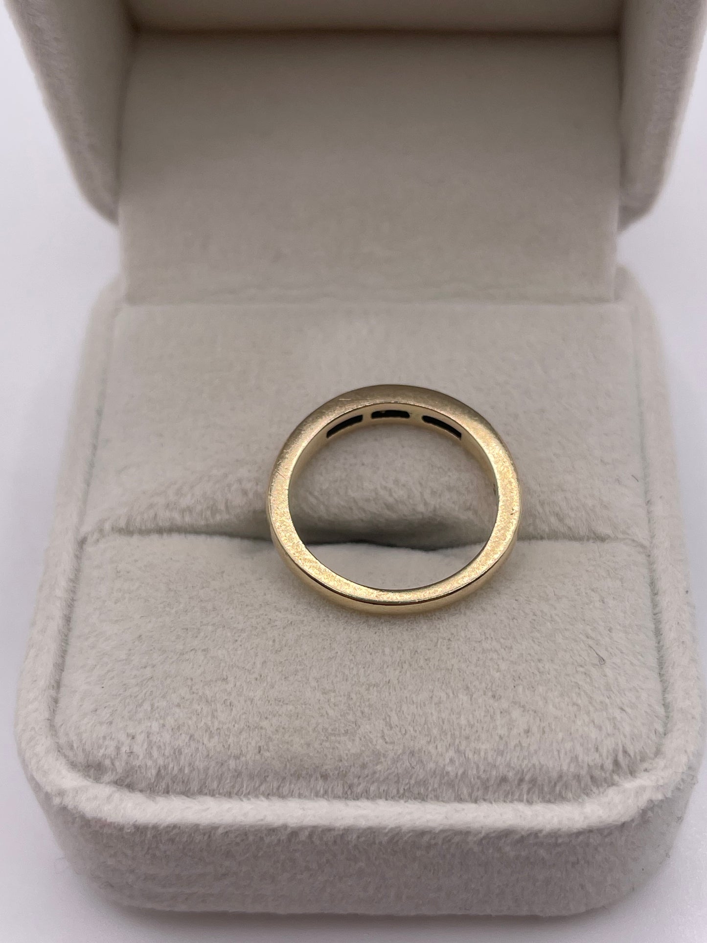 9ct gold diamond ring
