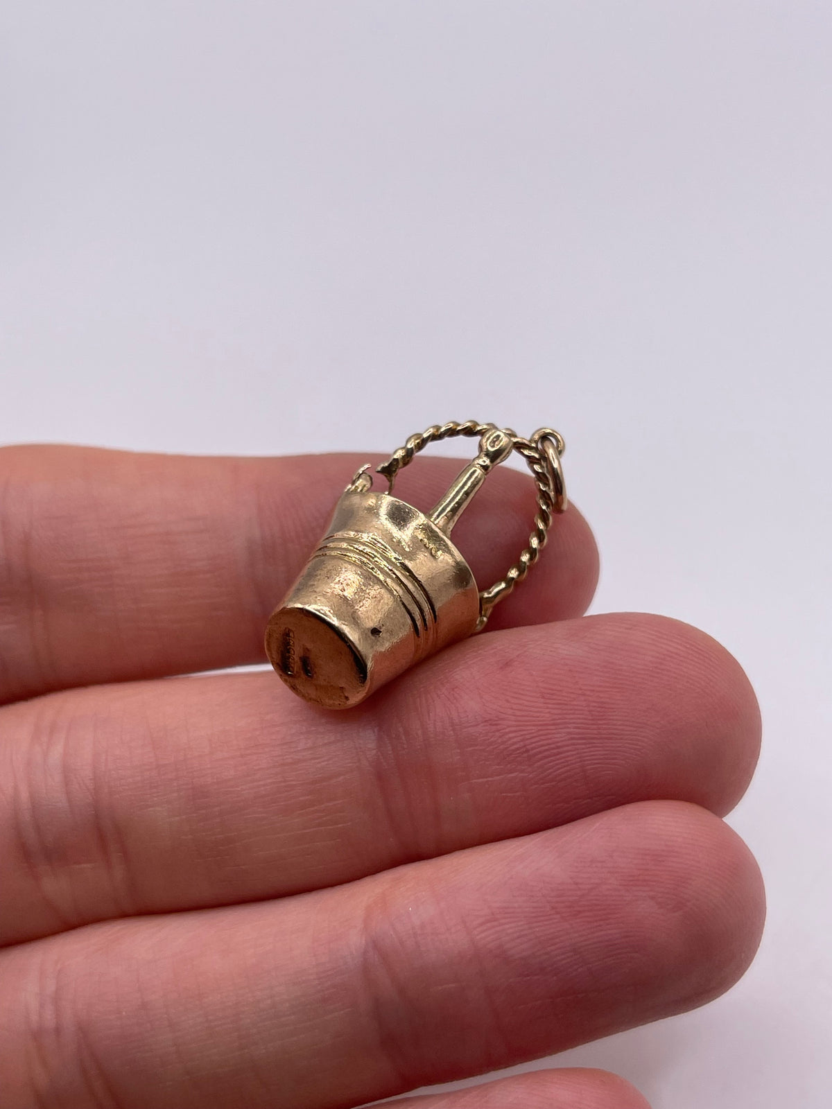 9ct gold champagne bucket charm