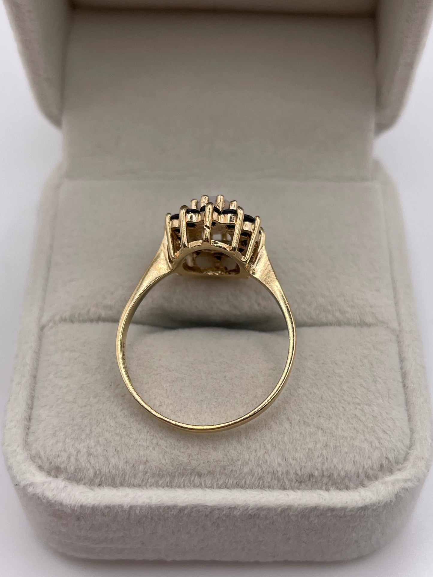 9ct gold opal and sapphire ring