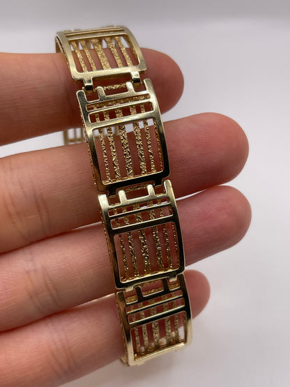 Heavy 9ct gold bracelet