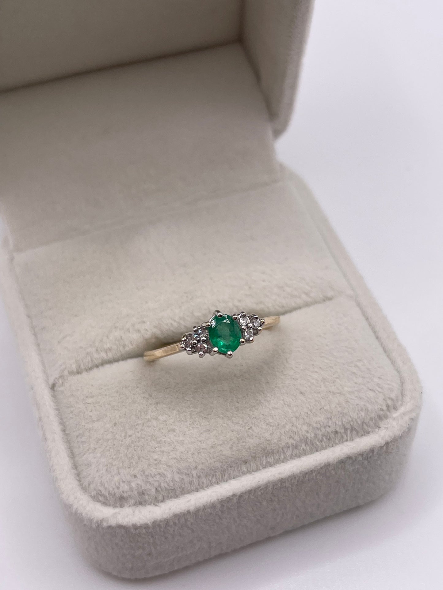 9ct gold emerald and diamond ring